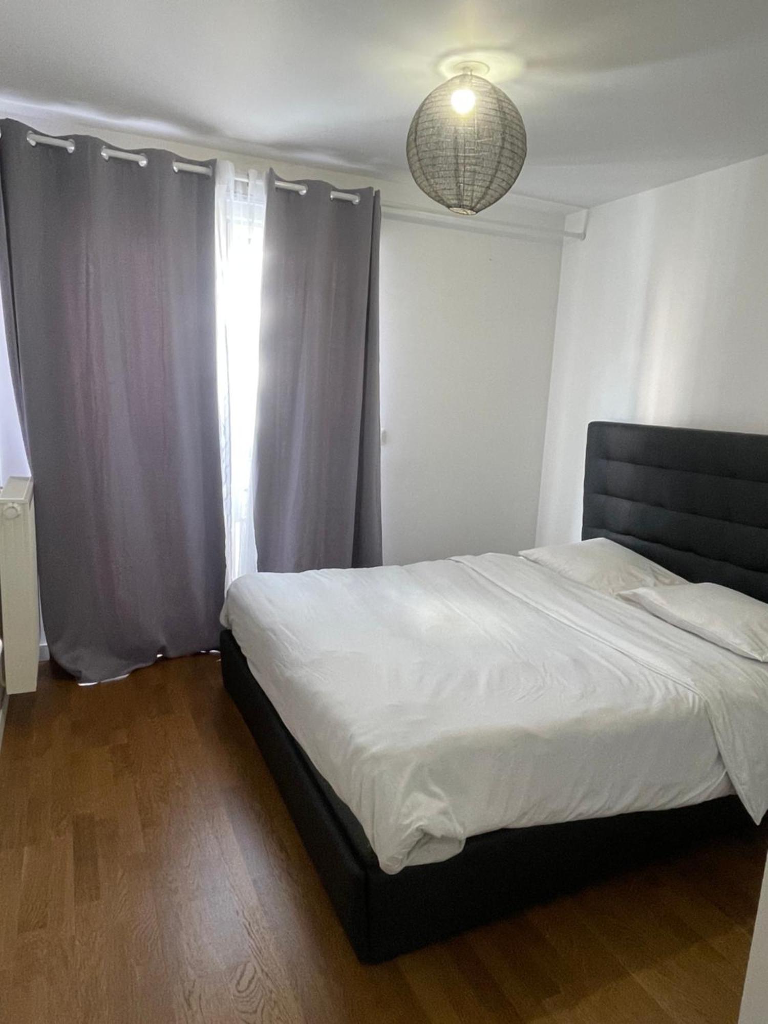 Sweet Escape Paris Centre - 3 Bds- Terrasse - Stade De France - Montmartre Saint-Ouen  Exterior foto