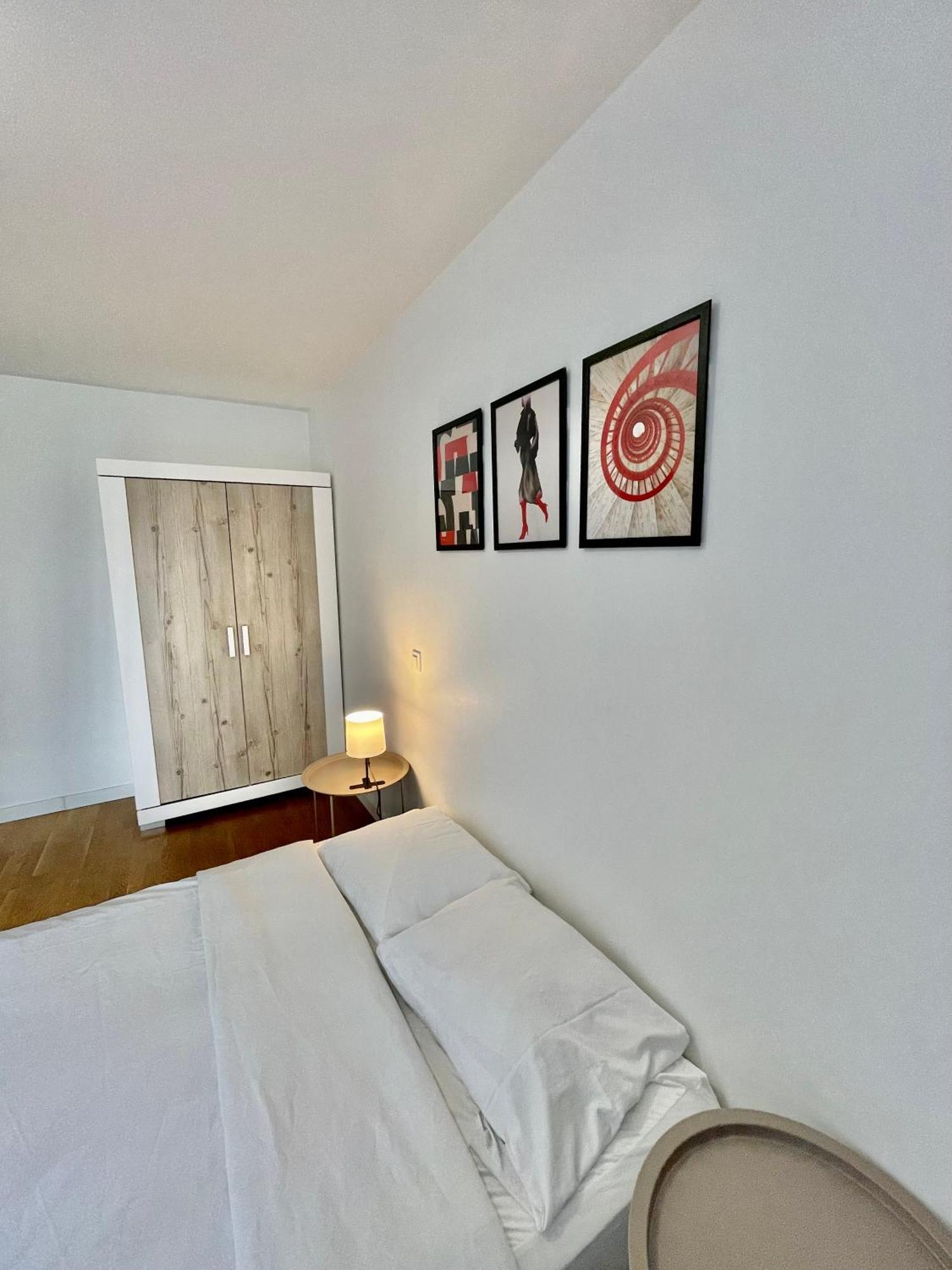 Sweet Escape Paris Centre - 3 Bds- Terrasse - Stade De France - Montmartre Saint-Ouen  Exterior foto